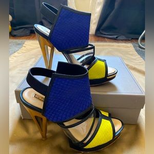 BCBGMAXAZRIA MA-HEX heels